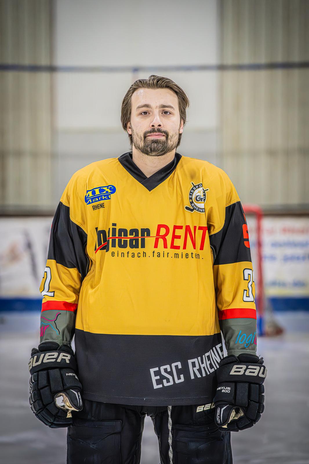 Synowiec Christian — F, #32