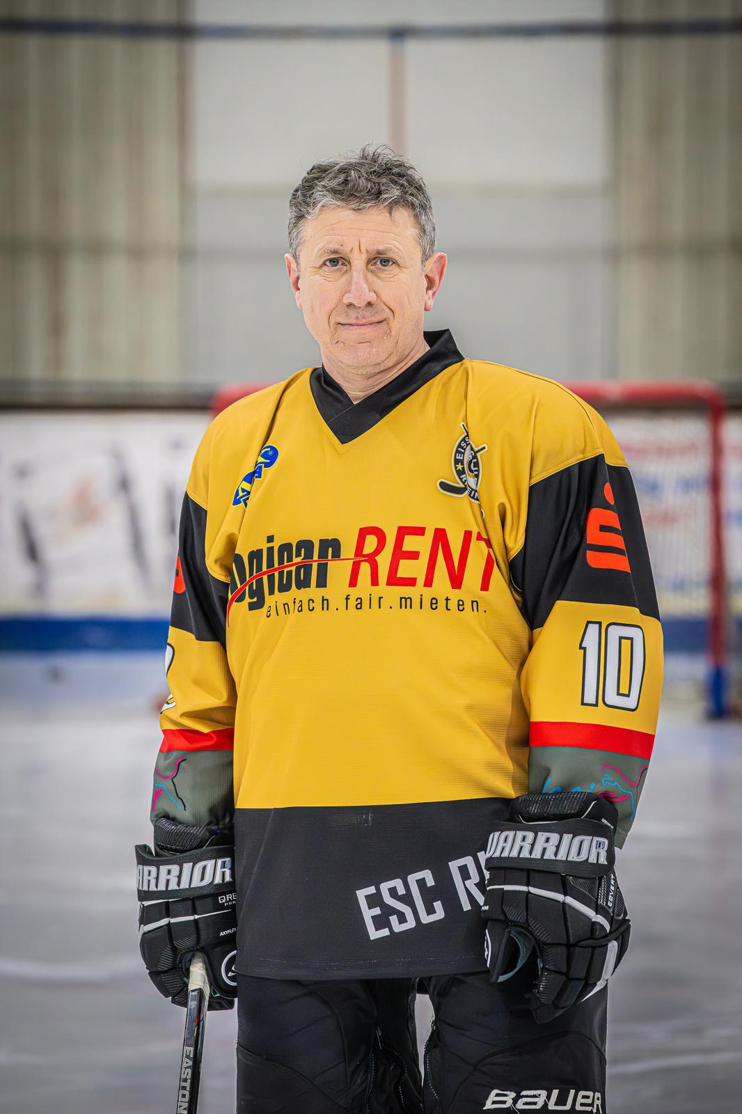 Milbaier Viktor — F, #10